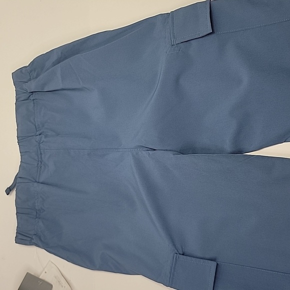 KIDS NEW BALANCE NWT RELAXED BLUE CARGO TRACK PANTS - Picture 6 of 10